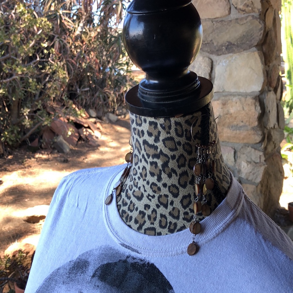 GILDAN custom tee. Heavy duty cotton. So yummy💅🏽 - Picture 6 of 9